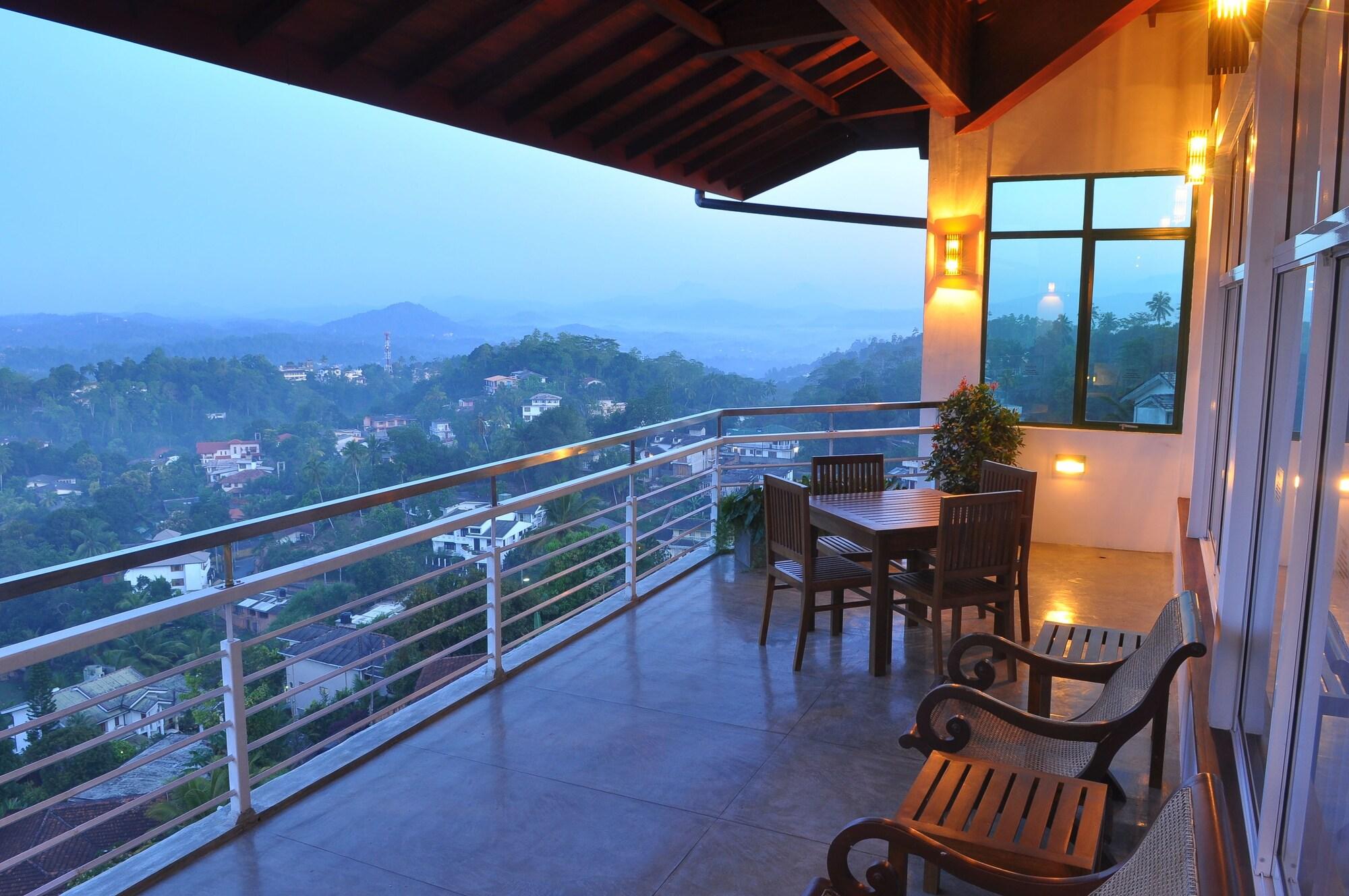 Amaara Sky Hotel Kandy Exterior photo