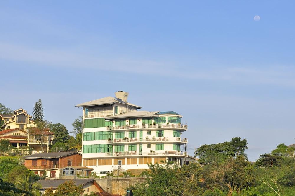 Amaara Sky Hotel Kandy Exterior photo