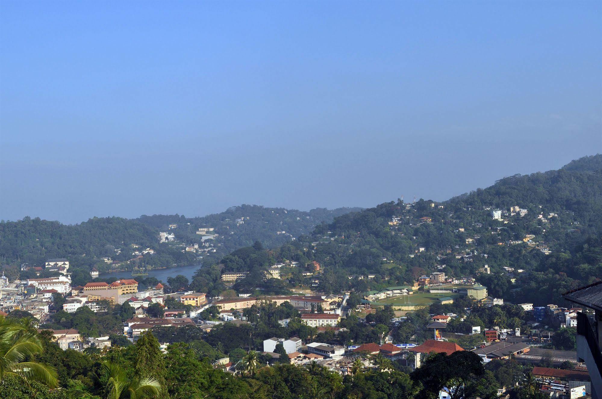 Amaara Sky Hotel Kandy Exterior photo