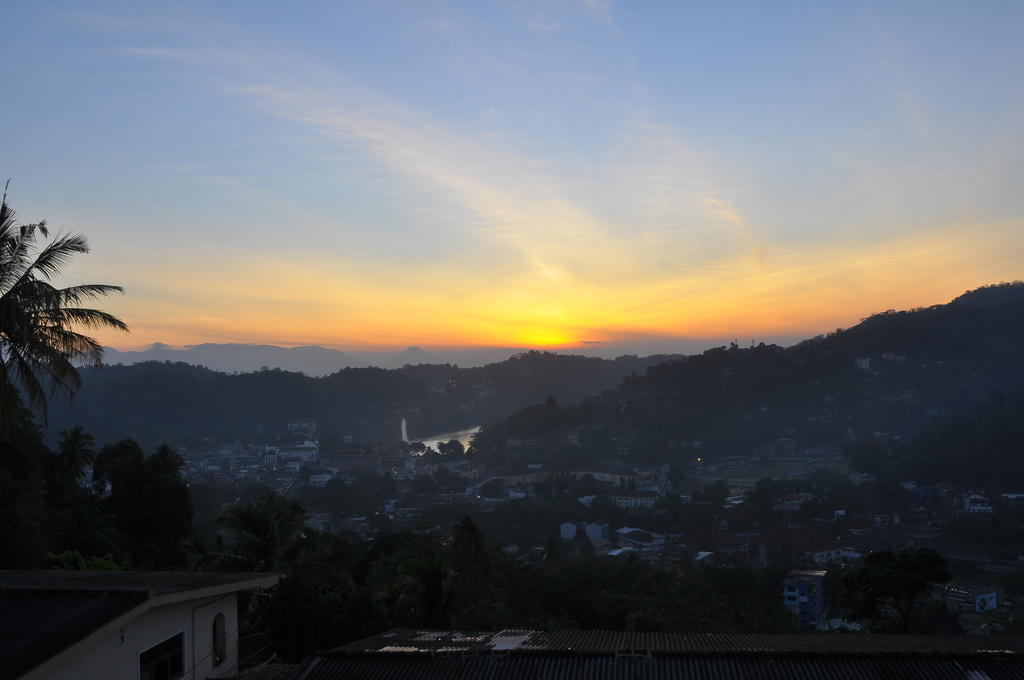 Amaara Sky Hotel Kandy Exterior photo